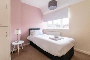 Your Nottingham Haven - 3 Bed House with Free Wifi and Parking